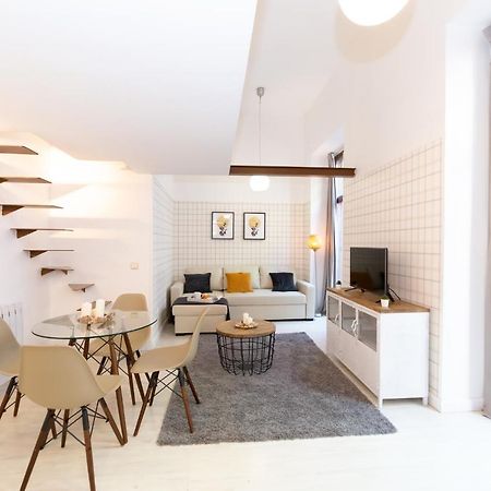 Apartamentos Puerta Del Sol I มาดริด ภายนอก รูปภาพ