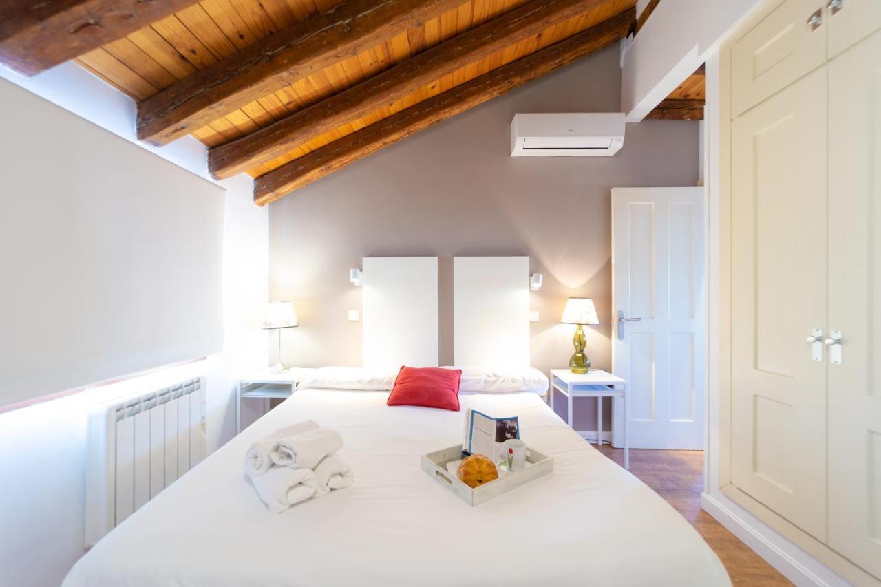 Apartamentos Puerta Del Sol I มาดริด ภายนอก รูปภาพ