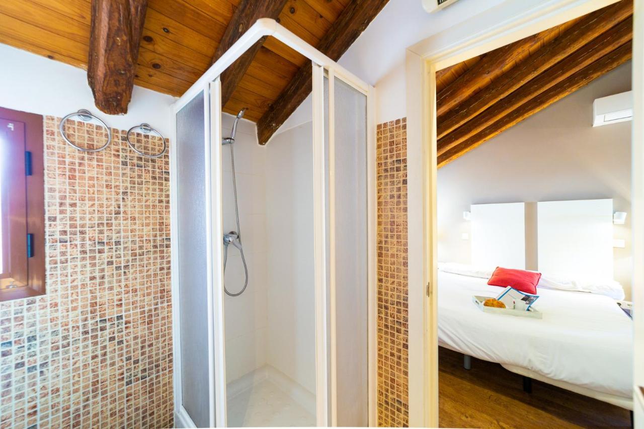 Apartamentos Puerta Del Sol I มาดริด ภายนอก รูปภาพ