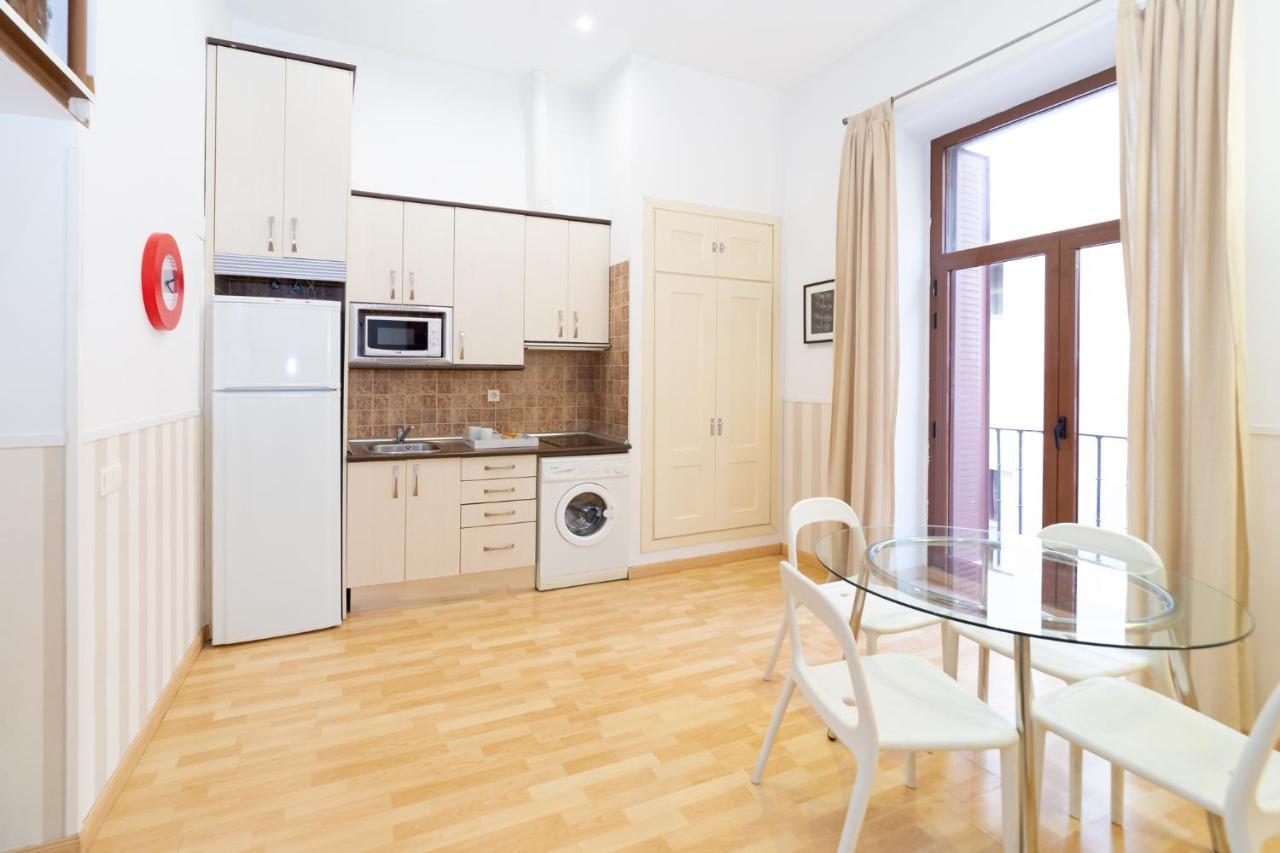 Apartamentos Puerta Del Sol I มาดริด ภายนอก รูปภาพ