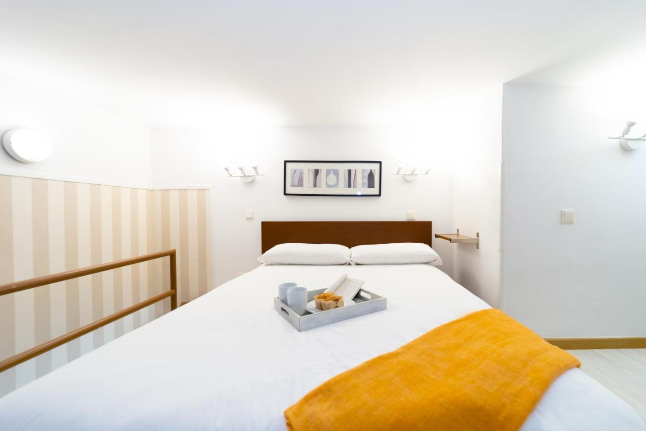 Apartamentos Puerta Del Sol I มาดริด ภายนอก รูปภาพ
